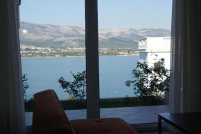 Wohnung 1 im Erdgeschos mit Terrasse und Meerblick